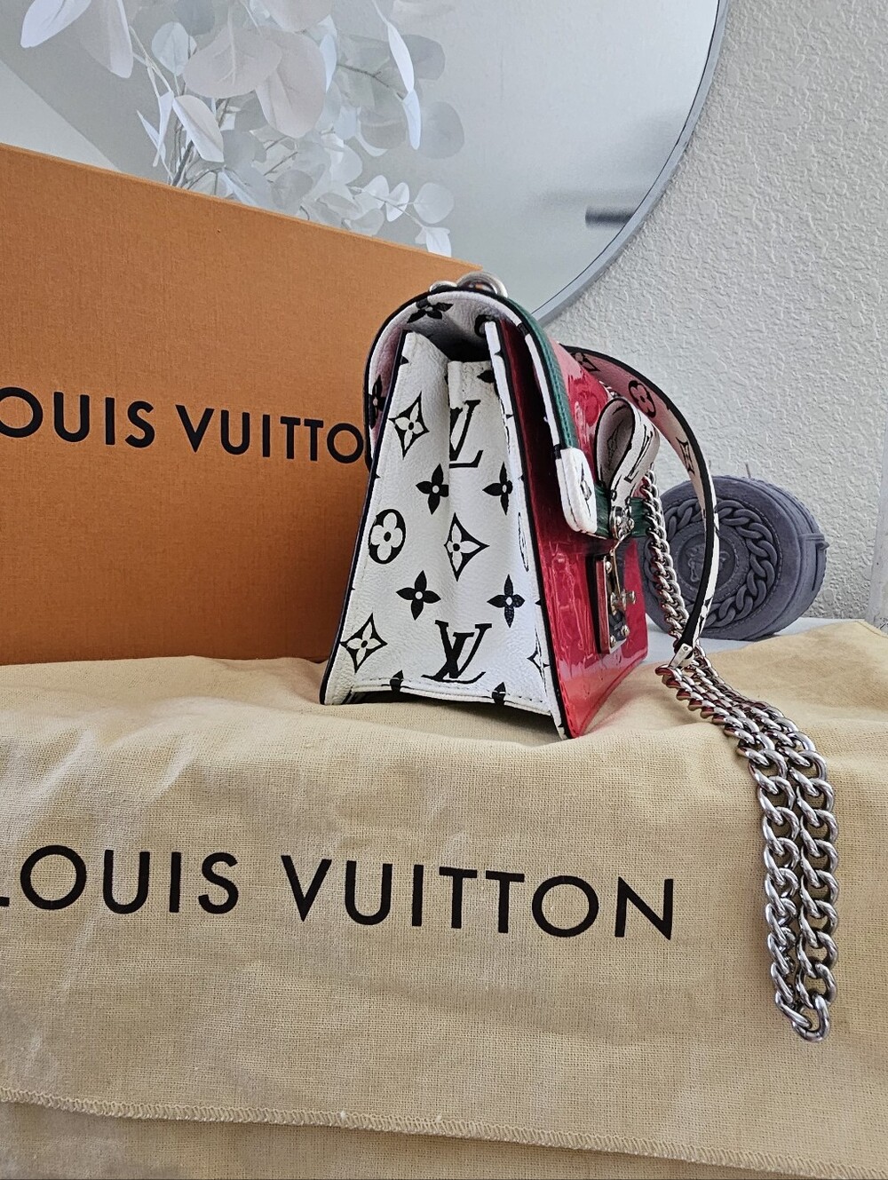 EUC Louis Vuitton Monogram Pink Vernis Wynwood shoulder bag - Picture 5 of 7